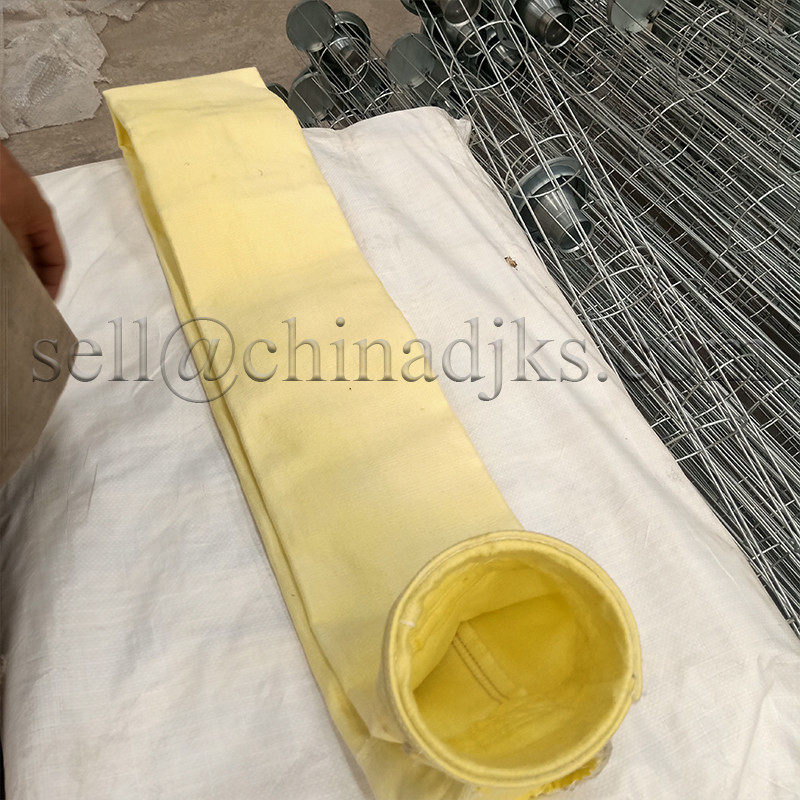 Tas Filter debu 133 * 2000mm Untuk Pabrik Insinerasi Tahan Suhu Tinggi