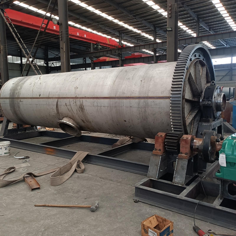 Baja tahan karat 310S Batch Grinding Ball Mill 1-30t/H Dengan Frame Baja Struktural
